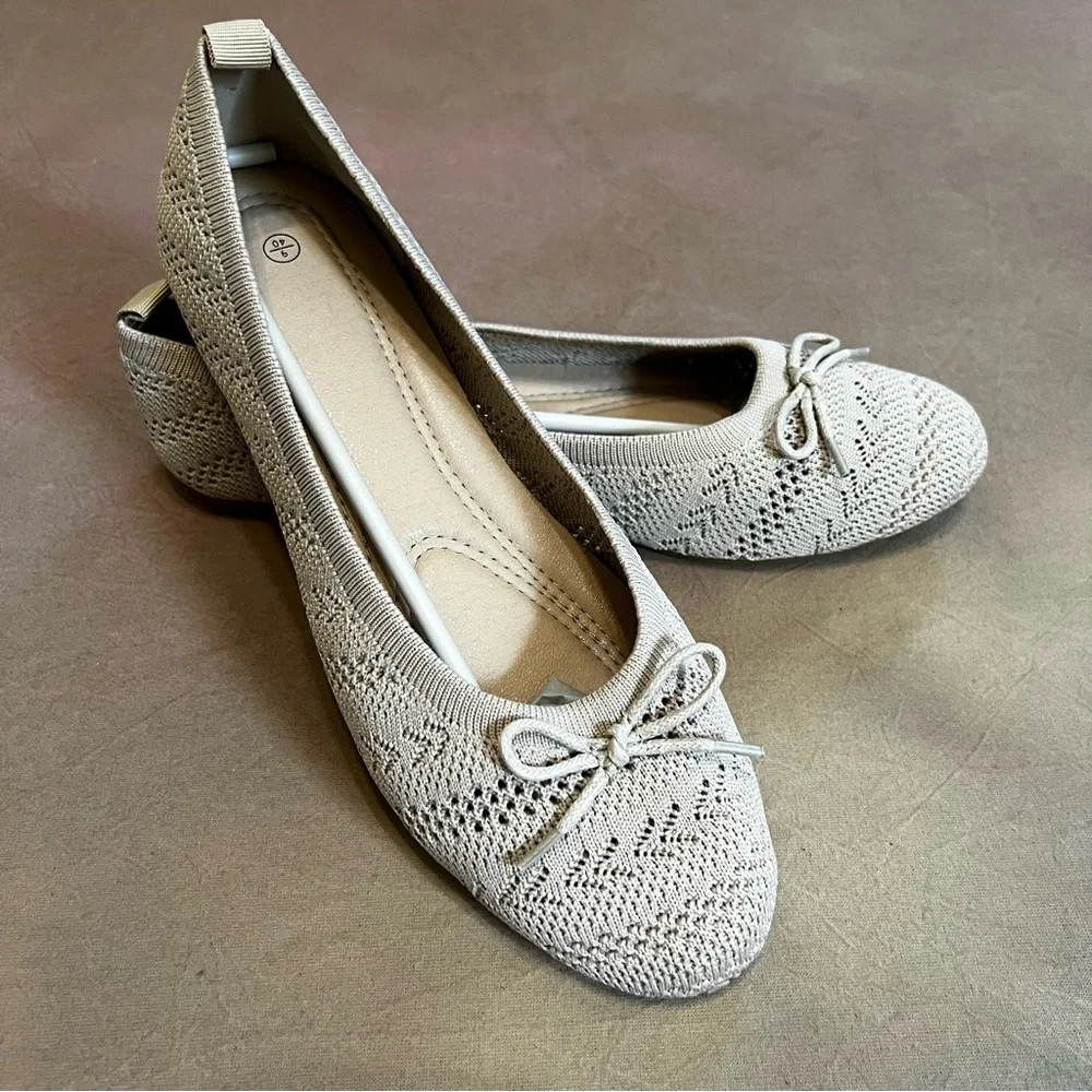 NIB Women’s Ballet Flats, Stretchy, Foldable, Beige Knit, Sz 9 - Picture 4 of 9
